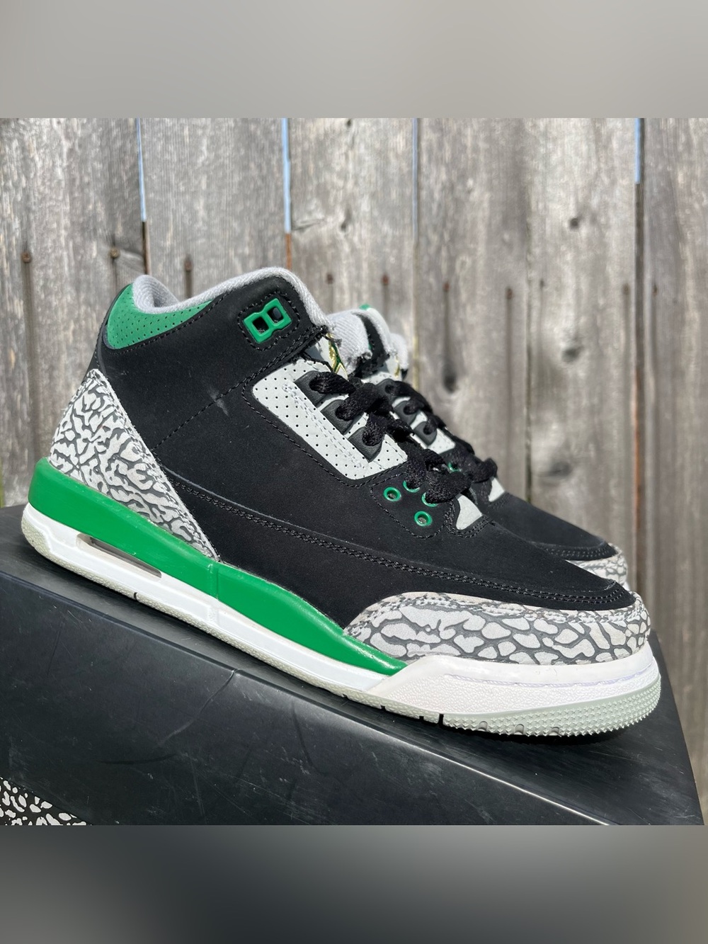 Nike air Jordan 3 pine green size 6.5y